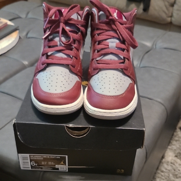 Air Jordan 1 Mid 'Cherrywood Red' - Picture 2 of 8